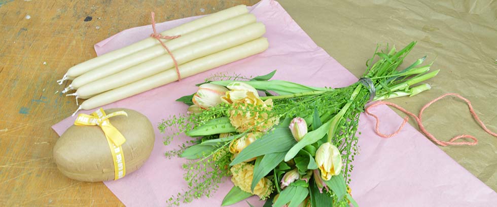 TÄND ETT LJUS.  Beställ dina handstöpta ljus inför påsk redan idag!